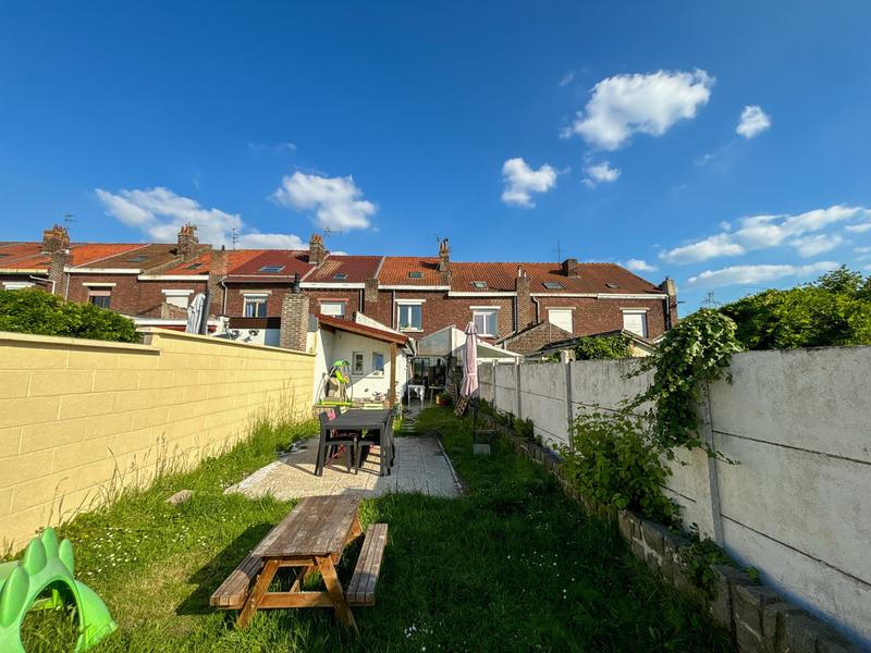 Maison - 90 m² - 4 pièces