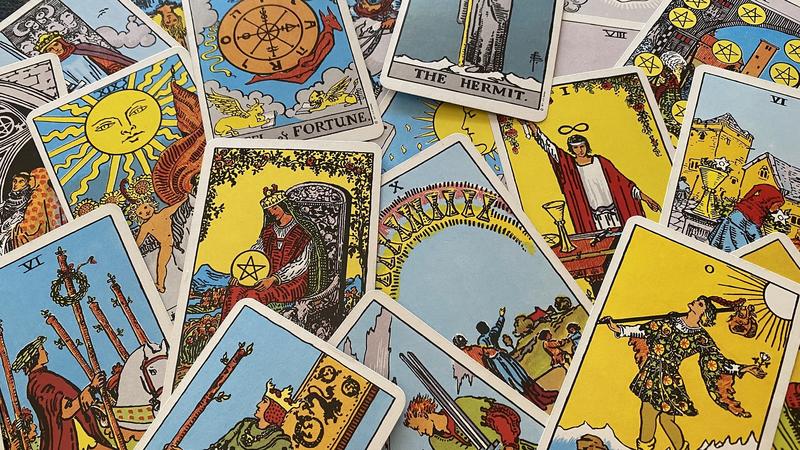 Lecture de contes sur le tarot