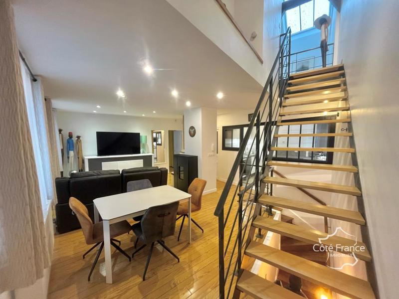 Maison - 181 m² - 5 pièces