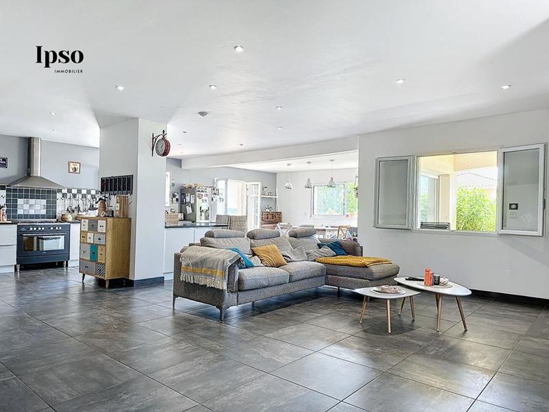 Maison - 209 m² - 6 pièces