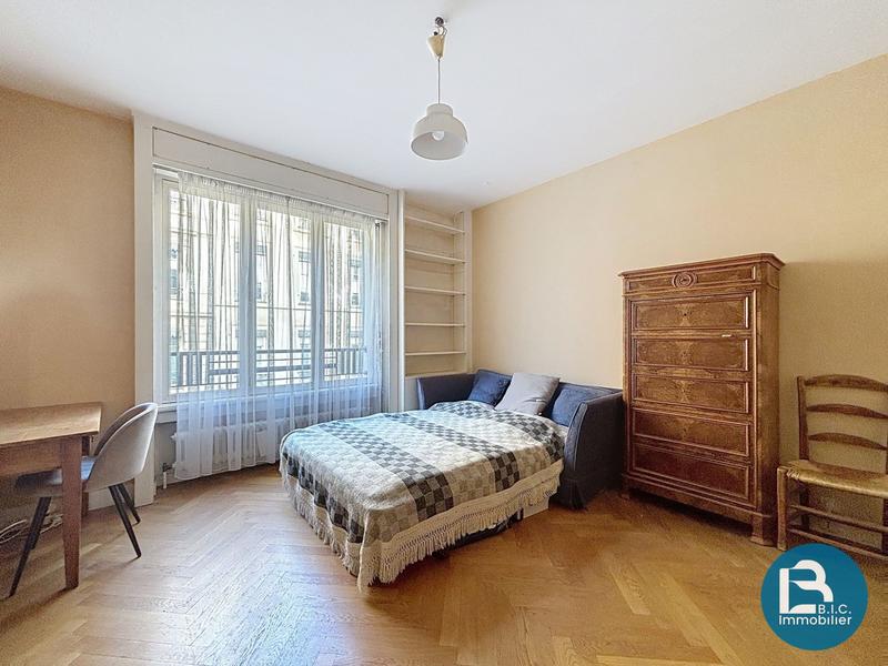 Appartement - 110 m² - 5 pièces