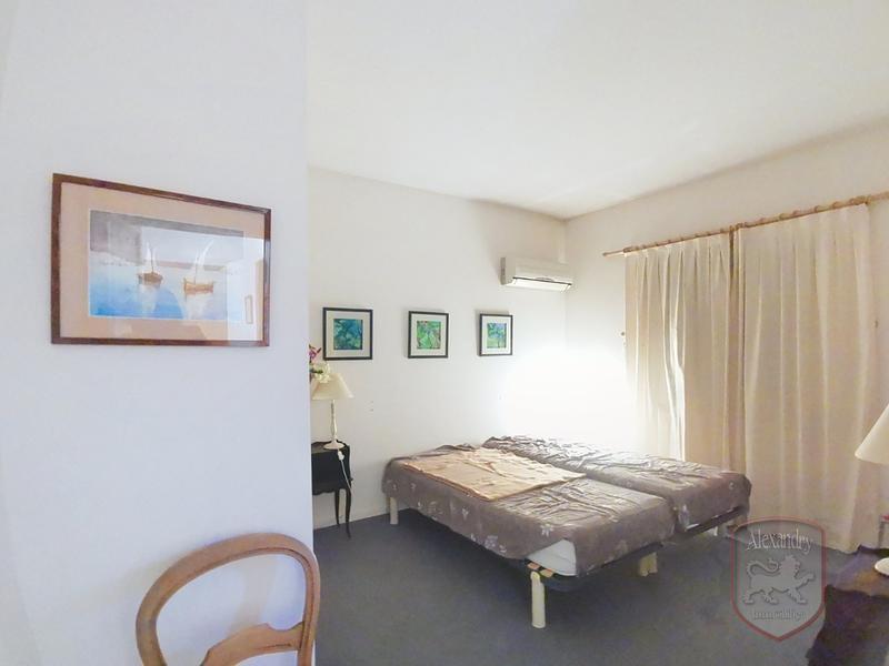 Maison - 180 m² - 5 pièces