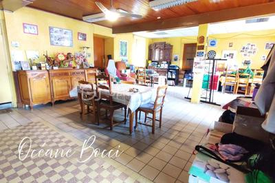 Maison de ville - 216 m² - 8 pièces