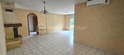 Maison - 270 m² - 10 pièces