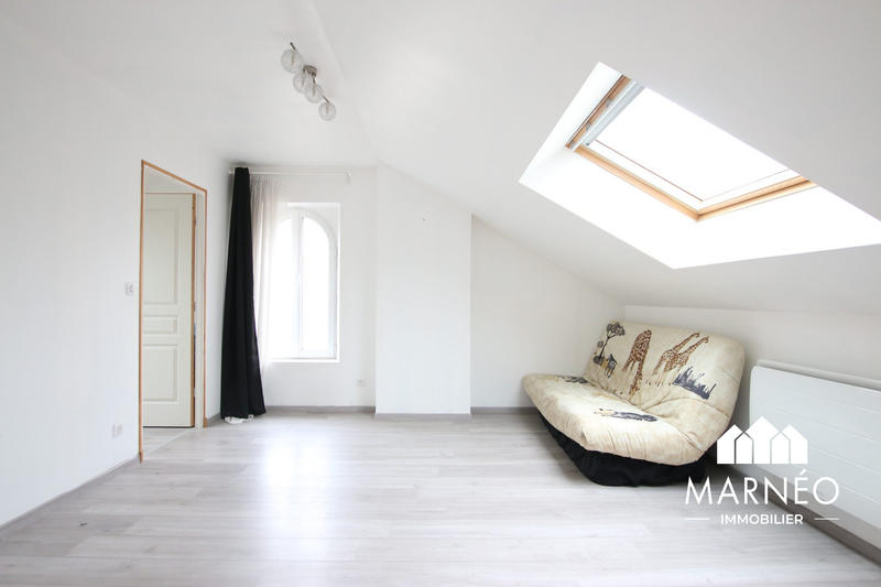 Maison - 235 m² - 9 pièces