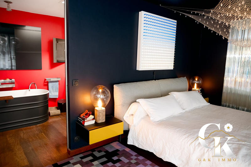 Maison - 393 m² - 9 pièces