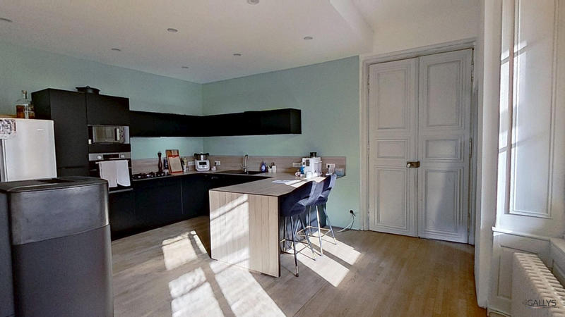 Maison ancienne - 282 m² - 7 pièces