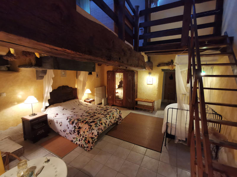 Propriété - 328 m² - 11 pièces