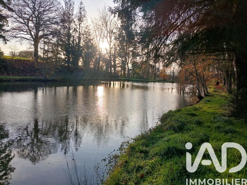 Maison - 212 m² - 11 pièces