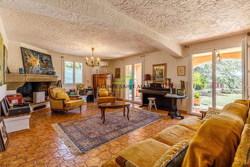 Maison - 298 m² - 9 pièces