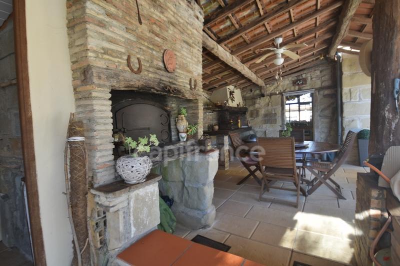 Maison - 217 m² - 6 pièces