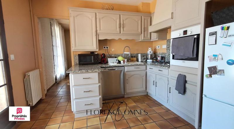 Maison - 196 m² - 9 pièces