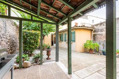 Maison - 186 m² - 8 pièces