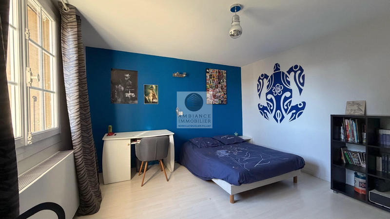 Maison - 280 m² - 9 pièces