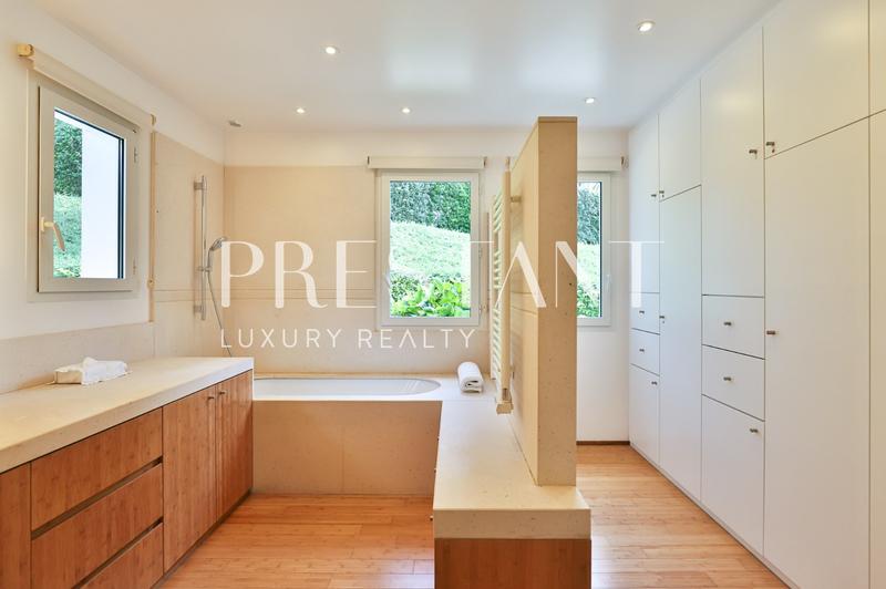 Maison - 482 m² - 12 pièces