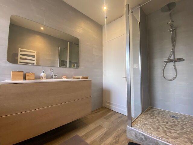 Appartement - 80 m² - 3 pièces