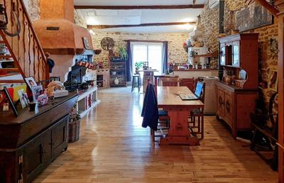 Maison en pierre - 140 m² - 6 pièces