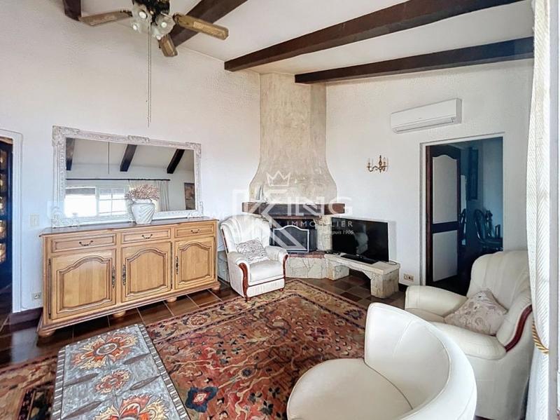 Villa - 212 m² - 6 pièces