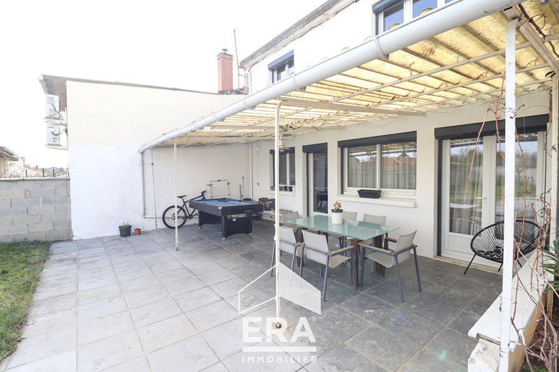 Maison - 140 m² - 8 pièces