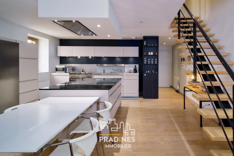 Appartement - 145 m² - 6 pièces