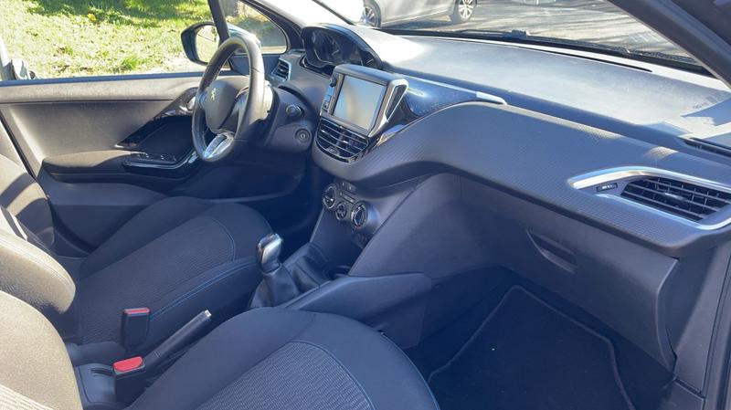 Peugeot 208 1.2 PureTech 82 Signature