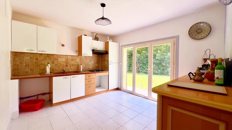 Maison - 300 m² - 9 pièces