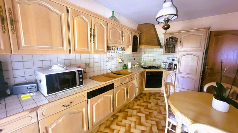 Maison - 210 m² - 7 pièces