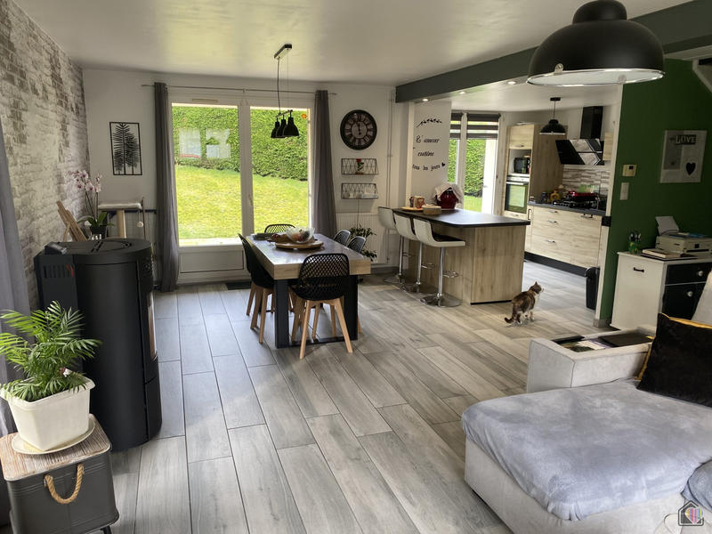 Maison - 98 m² - 5 pièces