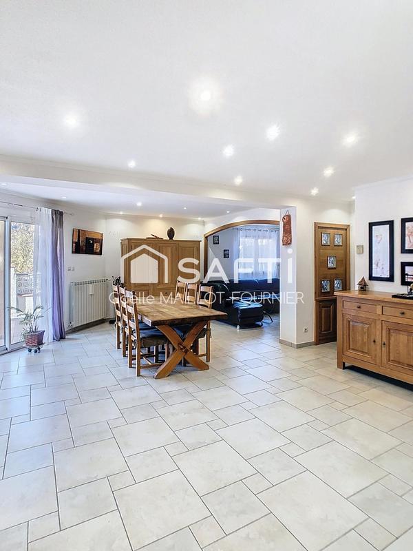 Maison - 143 m² - 6 pièces