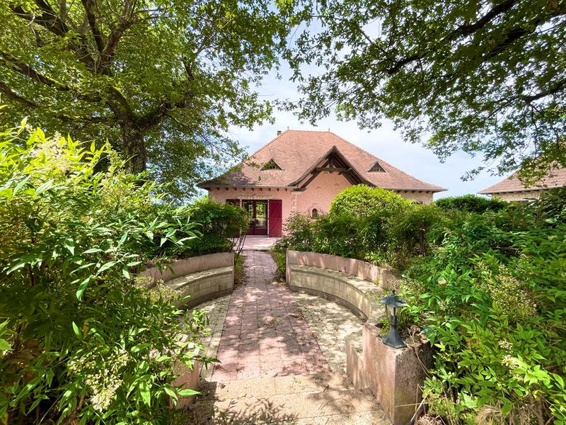 Maison - 193 m² - 7 pièces