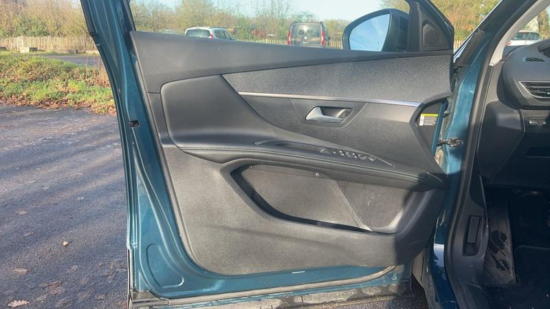 Peugeot 3008 1.6 Thp 225 Hybrid e-Eat8 Allure Pack