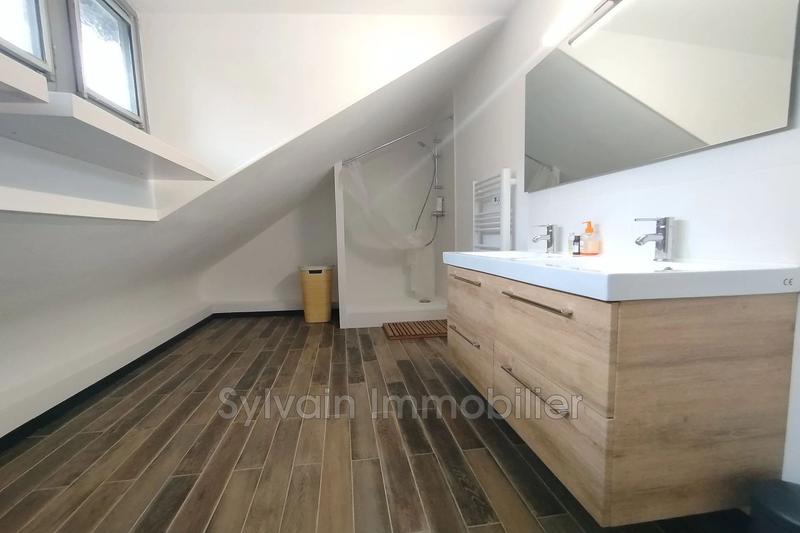 Maison - 220 m² - 9 pièces