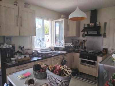 Maison - 93 m² - 4 pièces