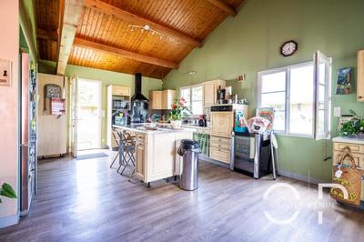 Propriété - 162 m² - 6 pièces