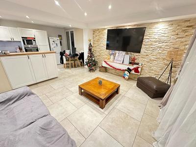 Maison - 92 m² - 4 pièces