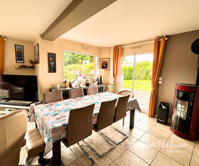 Maison traditionnelle - 132 m² - 6 pièces