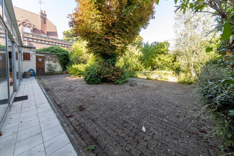 Maison bourgeoise - 308 m² - 11 pièces