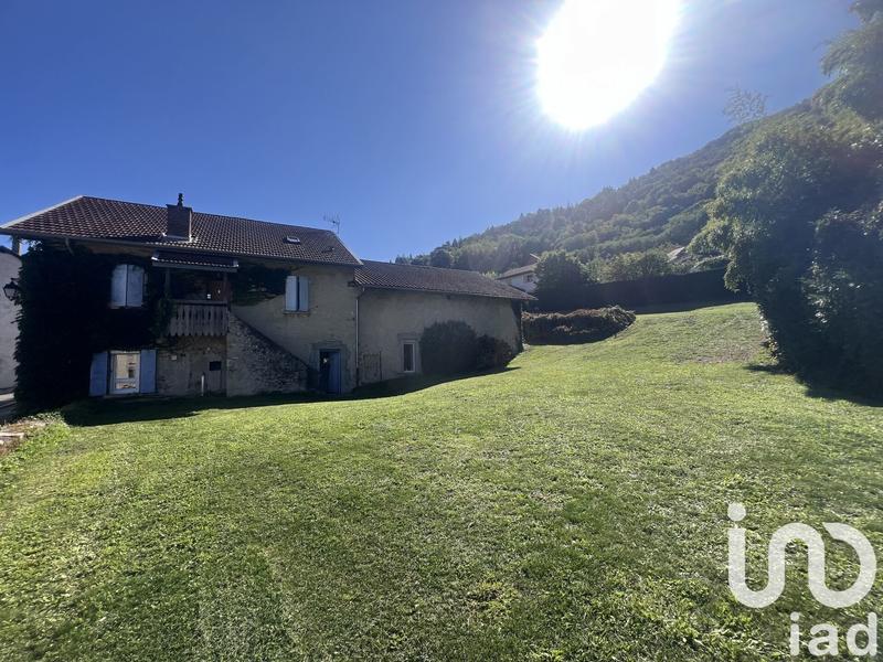 Maison - 283 m² - 11 pièces