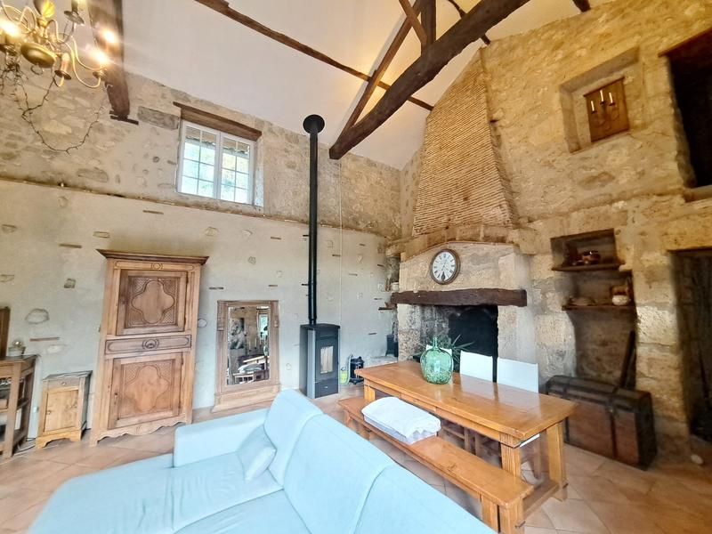 Maison - 222 m² - 7 pièces