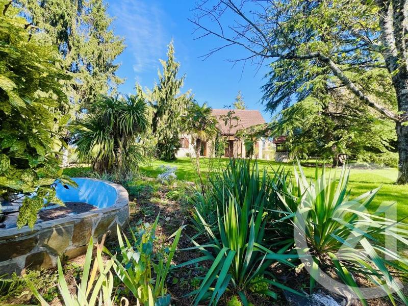 Maison - 216 m² - 7 pièces