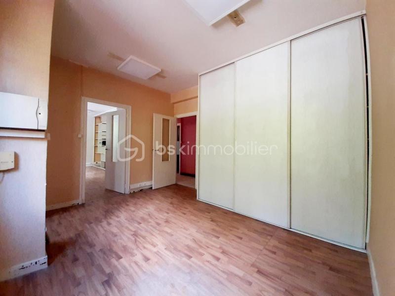 Maison - 230 m² - 11 pièces