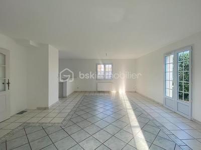 Maison traditionnelle - 110 m² - 4 pièces