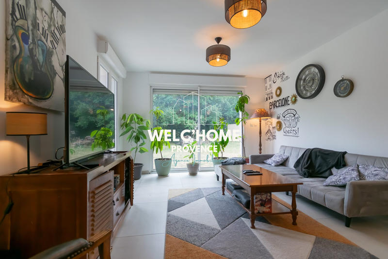 Maison - 235 m² - 7 pièces