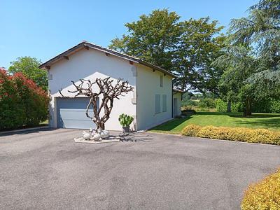 Maison - 300 m² - 6 pièces