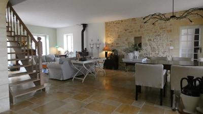 Maison - 420 m² - 10 pièces