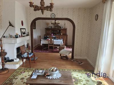 Maison - 176 m² - 9 pièces