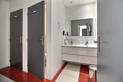 Local d'activité / Entrepôt - 132 m² - 6 pièces