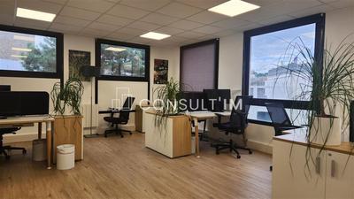 Bureau - 124 m²