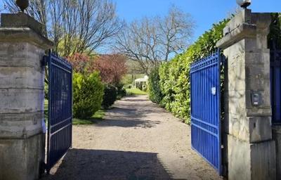 Propriété - 288 m² - 11 pièces