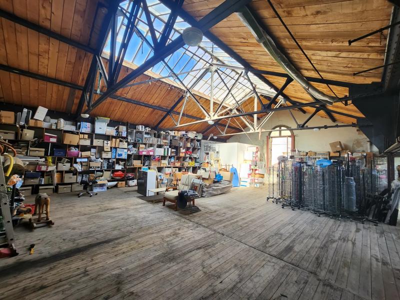 Entrepôt - 750 m² - 5 pièces